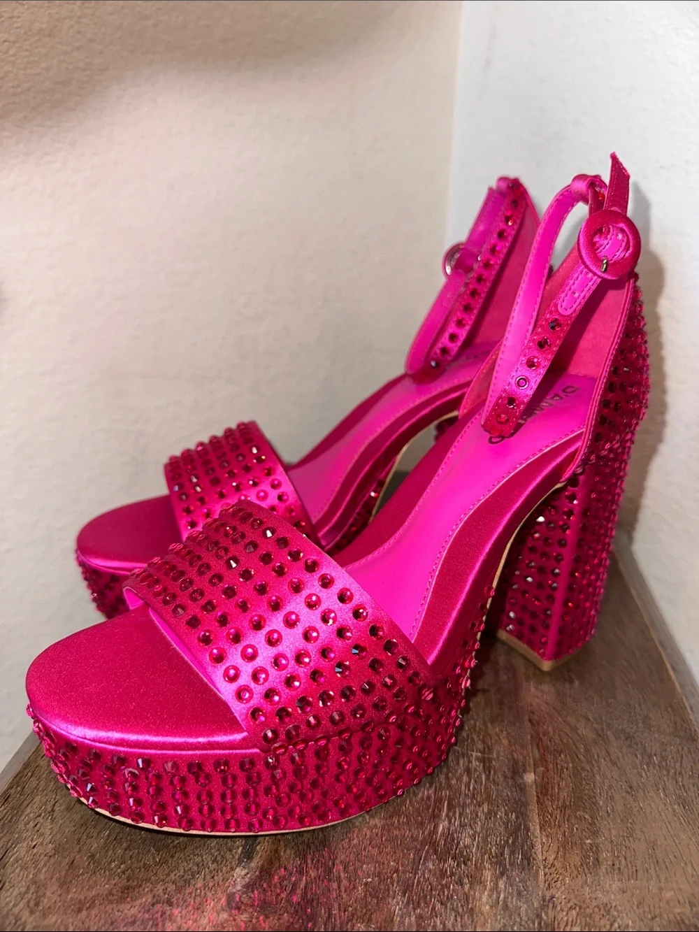 D'Amelio Mayvinaa Rhinestone Platform Sandals Vibrant Pink Size 8.5
